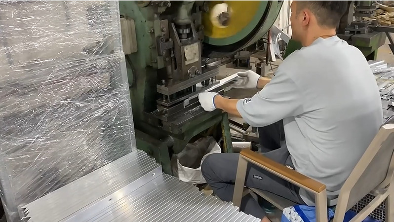 Foshan Woderful furniture Co., Ltd. γραμμή παραγωγής του κατασκευαστή